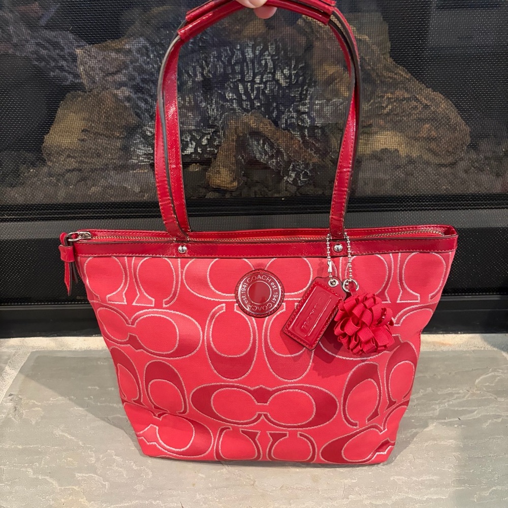 Coach Poppy Lurex Limited Edition Tote F22121 Like New